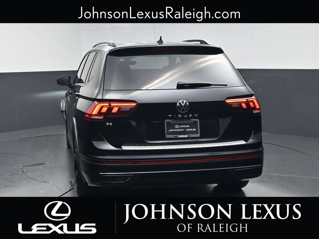 Used 2024 Volkswagen Tiguan SE R-Line FWD image 8