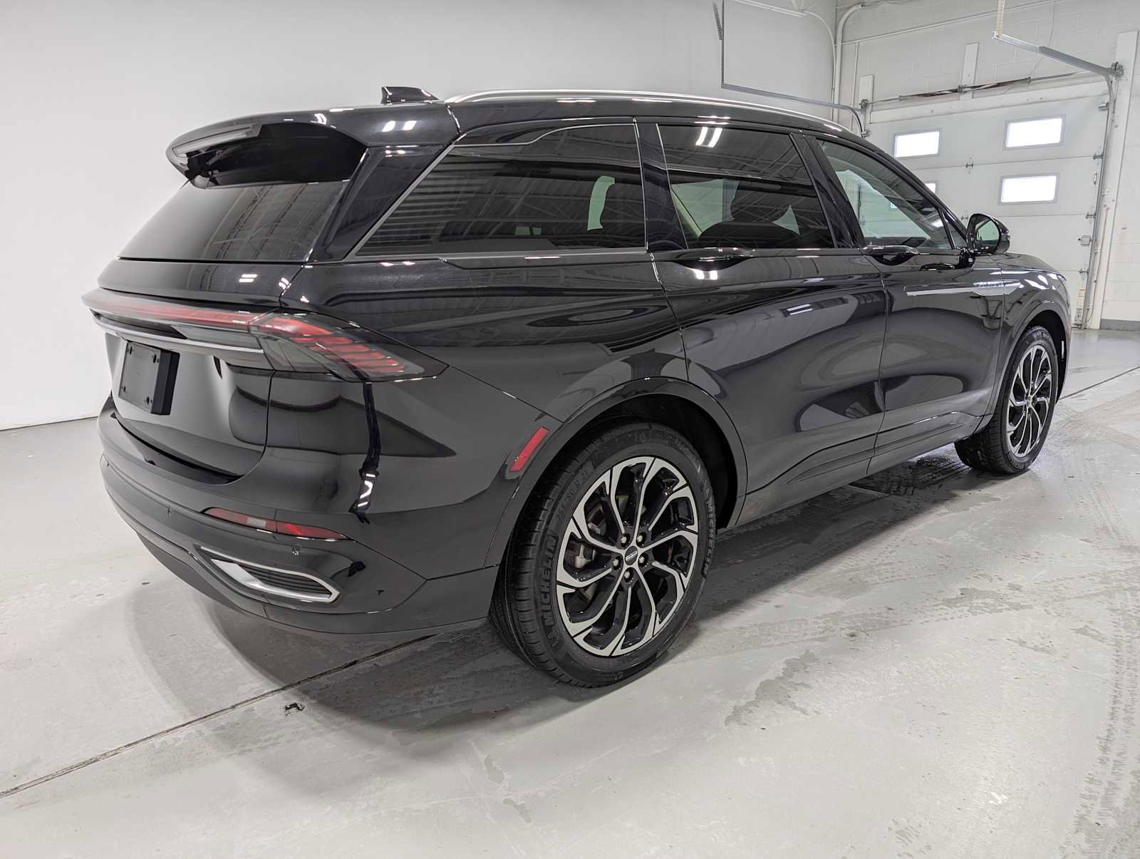 Certified 2025 Lincoln Nautilus Reserve image 8