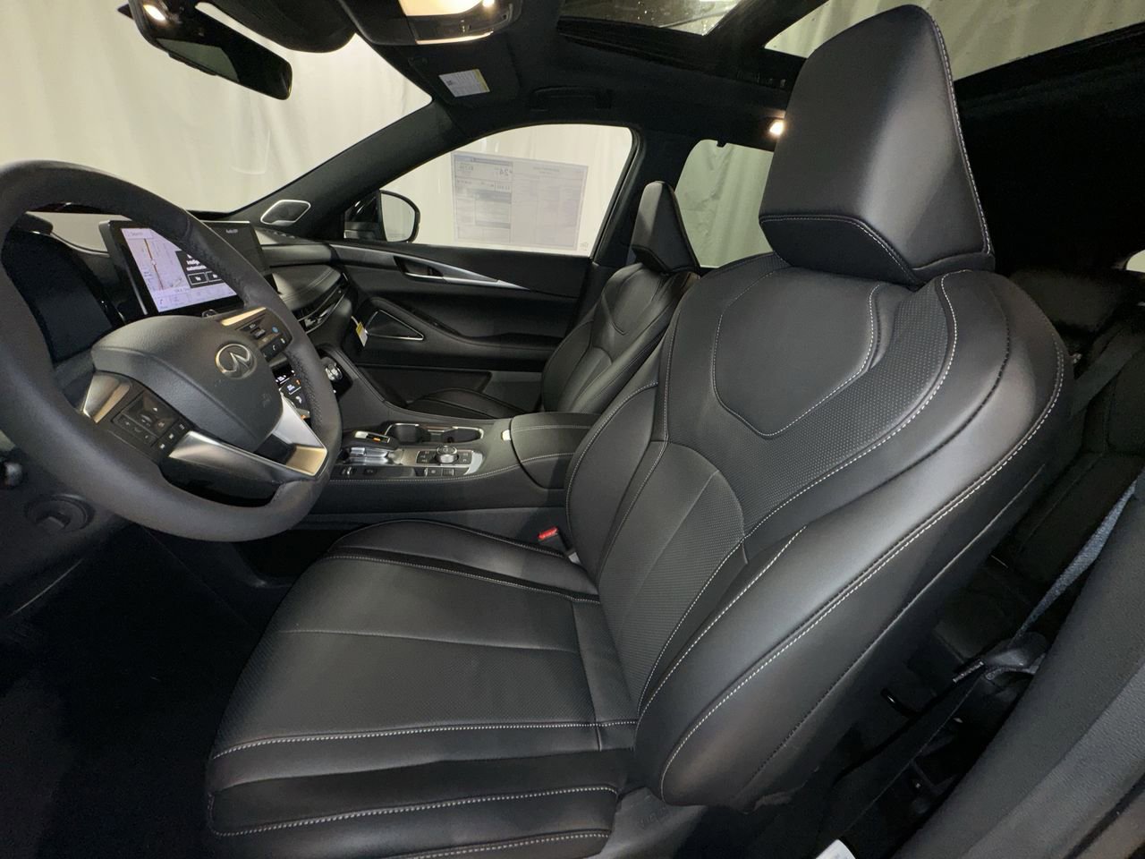 Certified 2025 INFINITI QX60 Luxe w/ Black Edition image 13