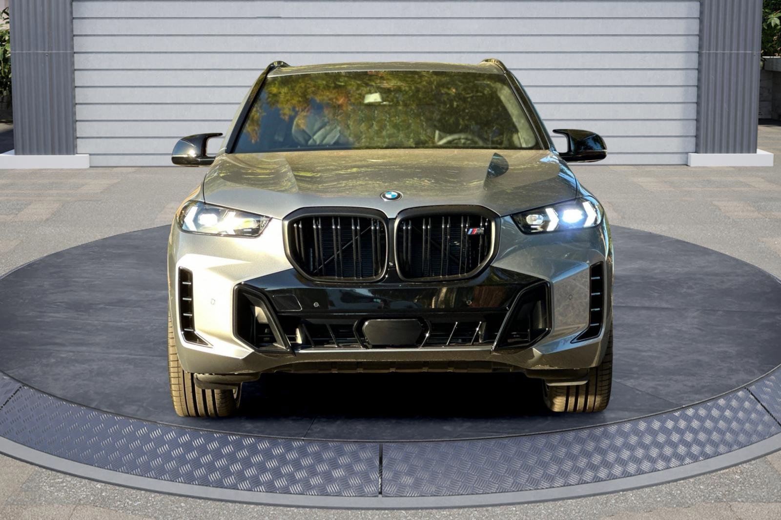 New 2026 BMW X5 M60i image 2