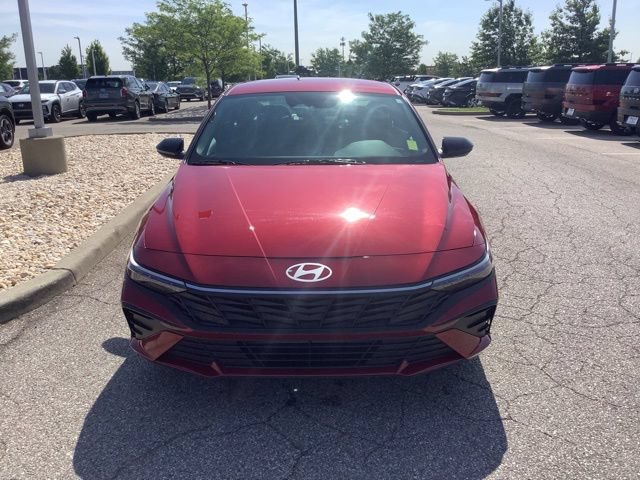 Used 2025 Hyundai Elantra Sport w/ Cargo Package FWD image 2