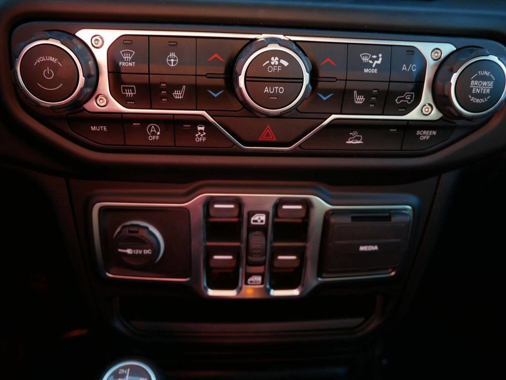 Used 2021 Jeep Gladiator Sport image 24