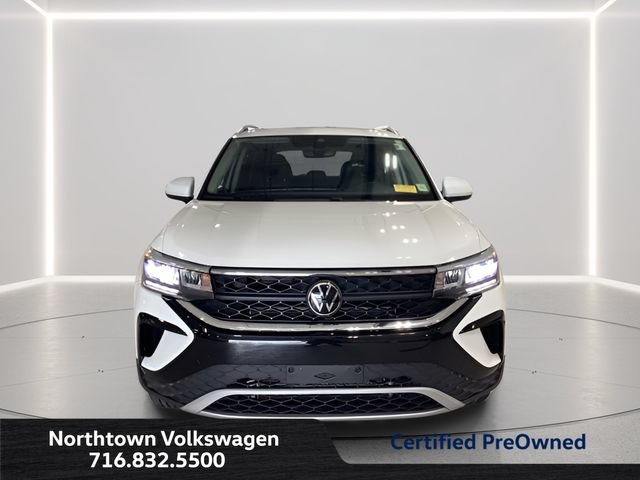 Certified 2023 Volkswagen Taos SE w/ Panoramic Sunroof Package AWD/4WD image 4