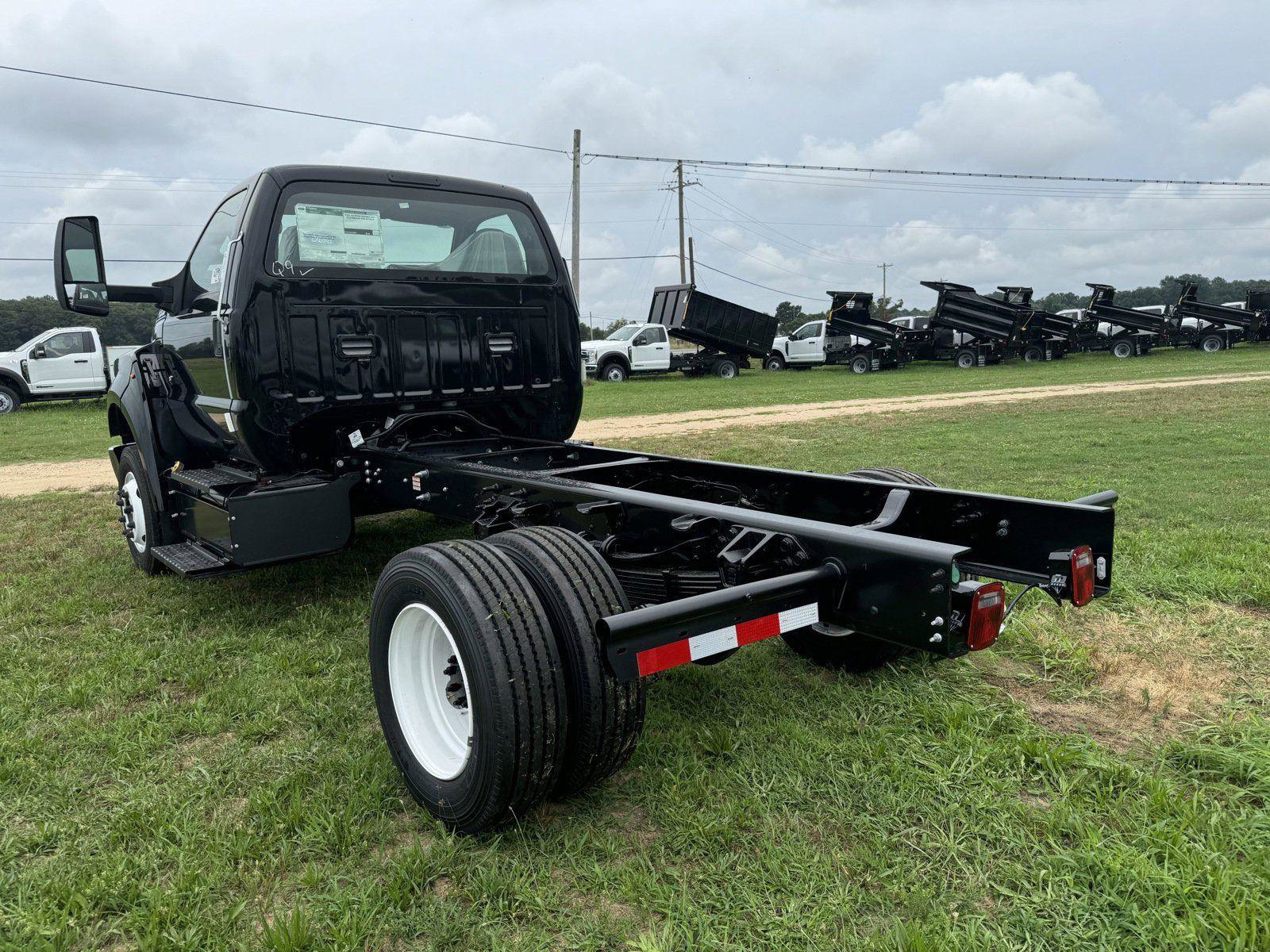 New 2025 Ford F650 2WD Regular Cab Super Duty image 7