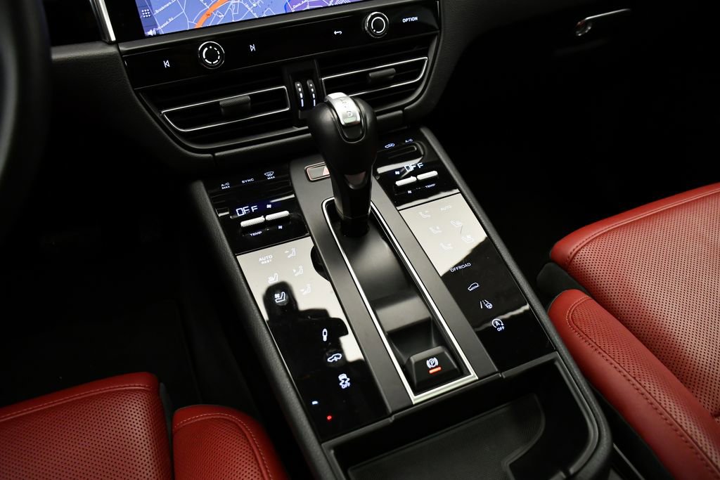 Used 2023 Porsche Macan S image 31