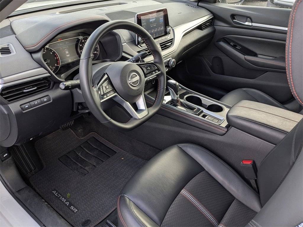 Used 2025 Nissan Altima 2.5 SR image 17