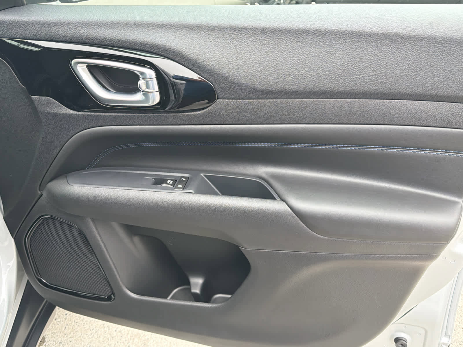 New 2026 Jeep Compass Latitude image 14