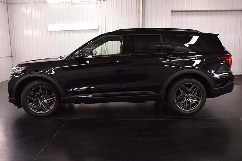 New 2026 Ford Explorer ST AWD/4WD image 4