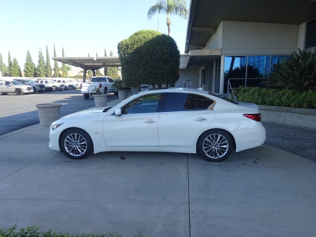 Used 2018 INFINITI Q50 Luxe w/ Essential Package (3.0T Luxe) RWD image 4