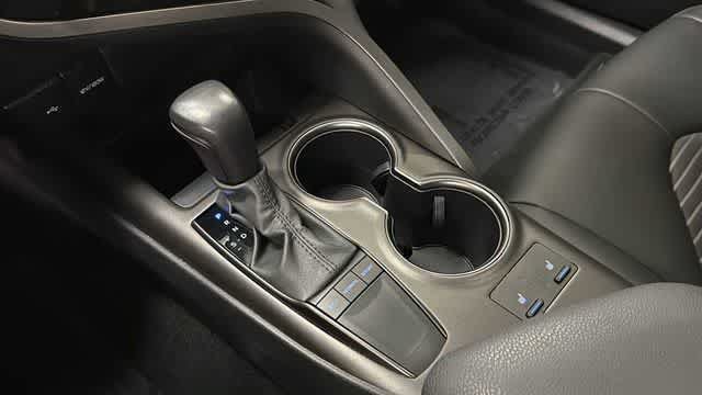 Used 2023 Toyota Camry SE w/ Cold Weather Package FWD image 21
