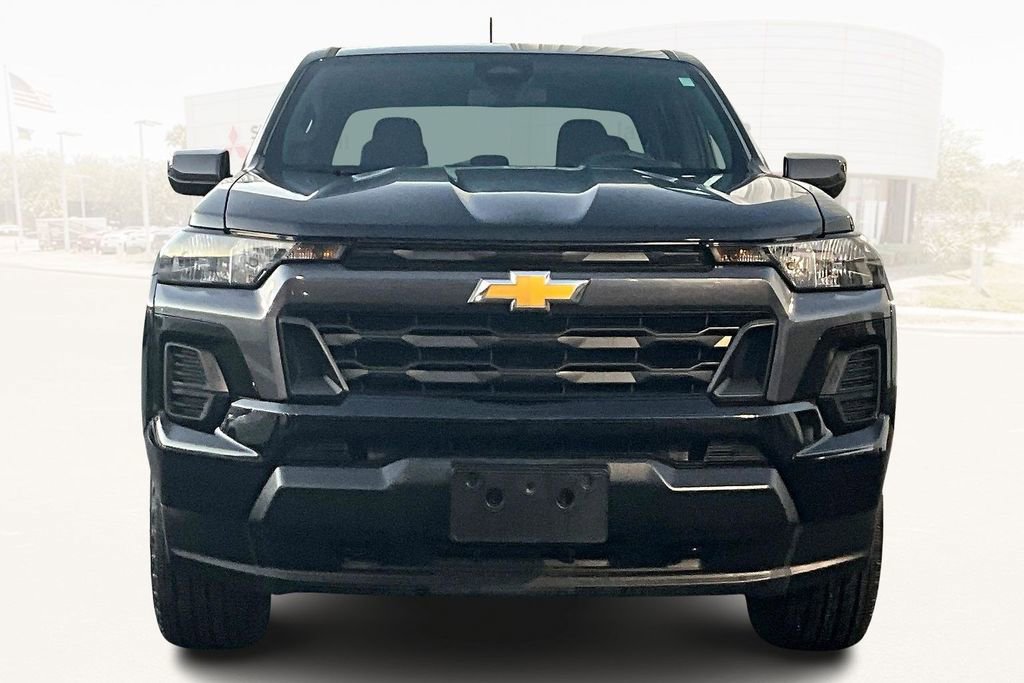 Used 2023 Chevrolet Colorado LT image 2