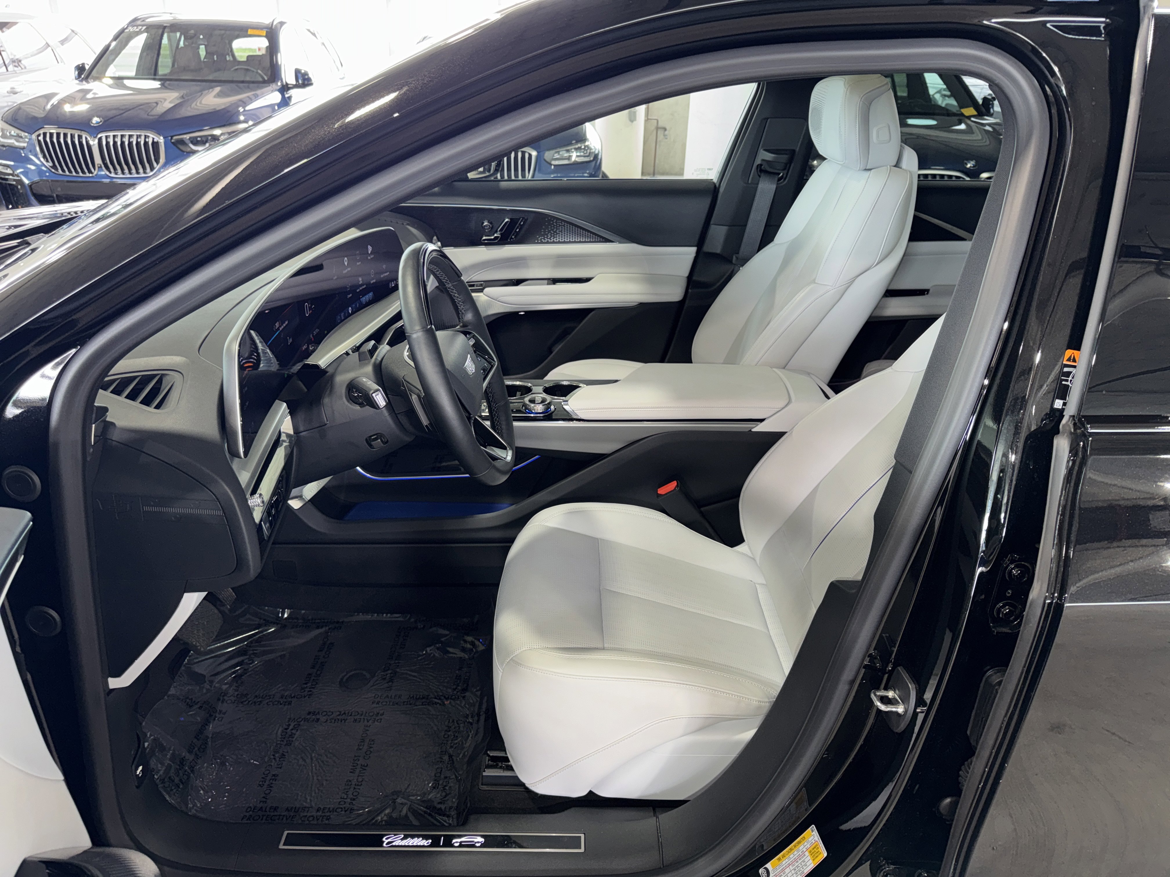 Used 2023 Cadillac Lyriq 2WD image 19