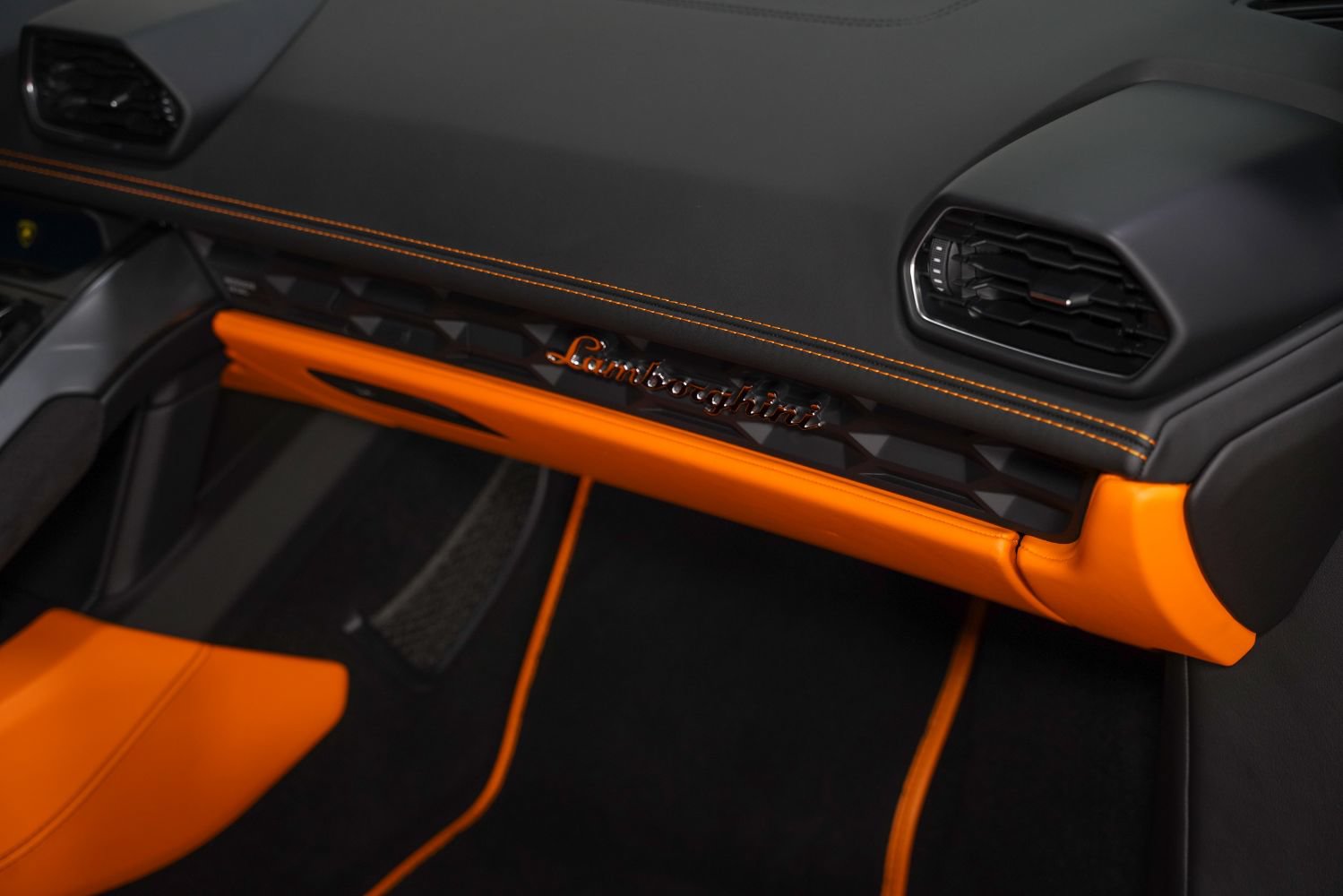 Used 2017 Lamborghini Huracan LP 580-2 RWD image 28