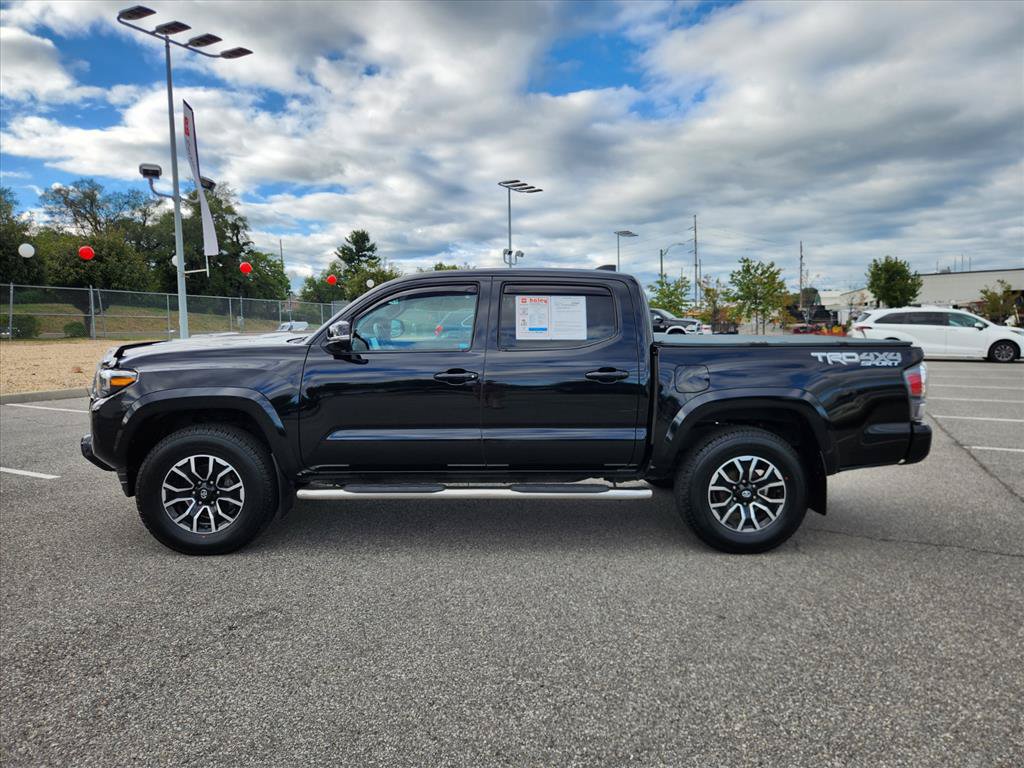 Used 2020 Toyota Tacoma TRD Sport w/ TRD Premium Sport Package AWD/4WD image 8
