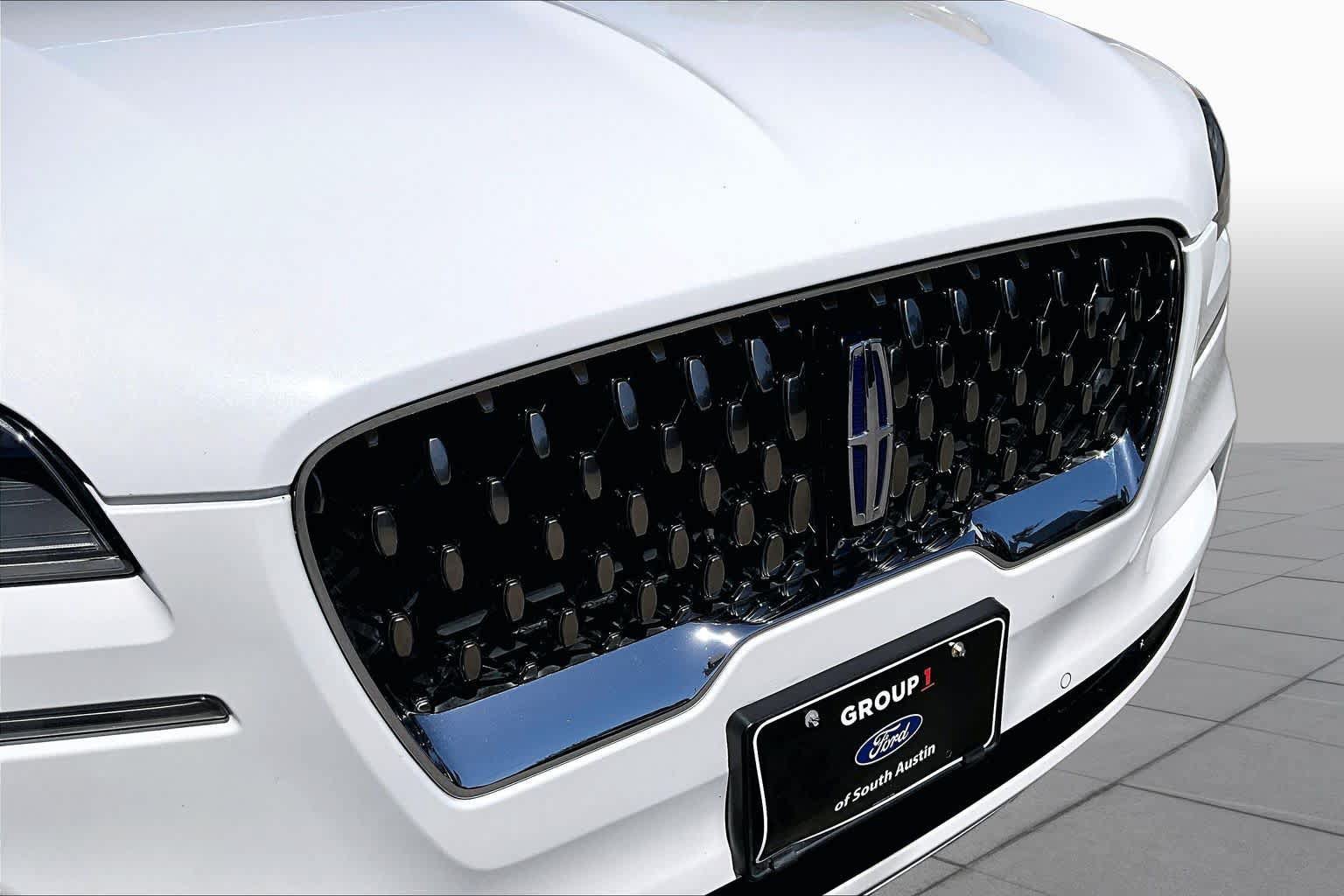 Used 2020 Lincoln Aviator Grand Touring w/ Elements Package Plus AWD/4WD image 30