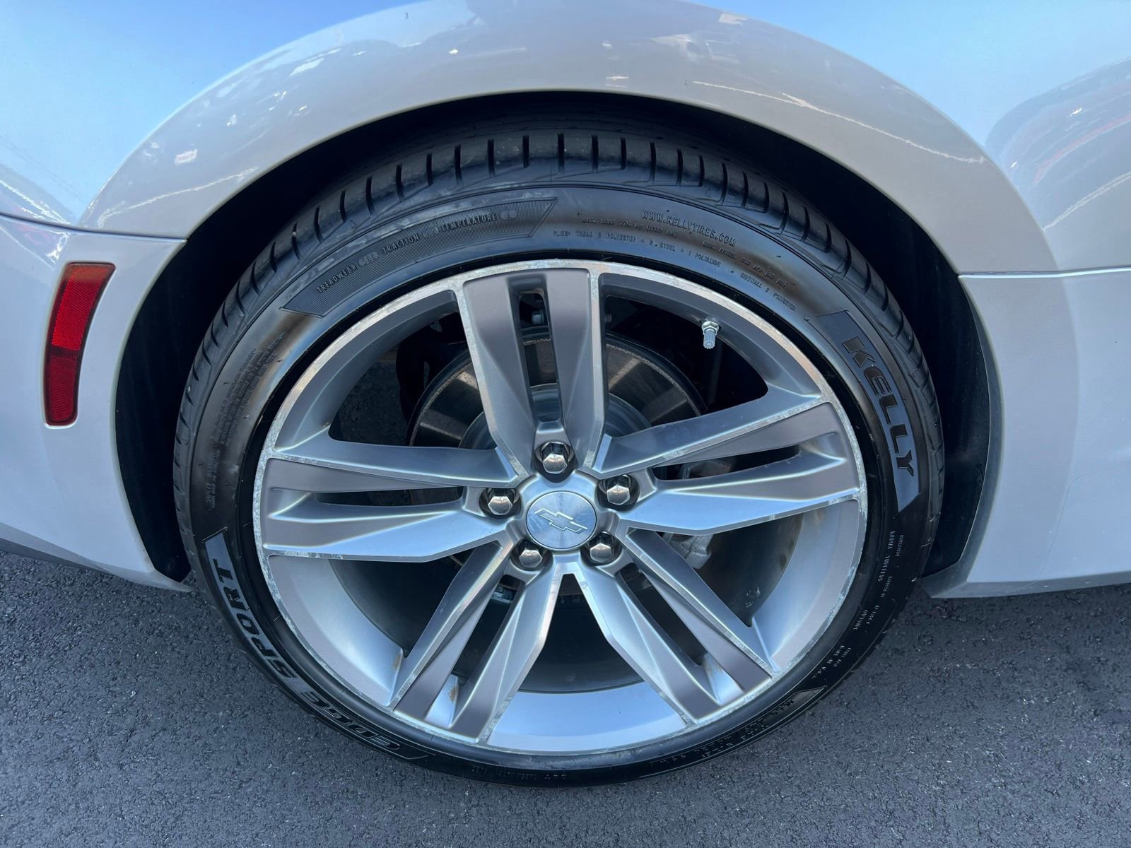 Used 2018 Chevrolet Camaro LT w/ RS Package image 12