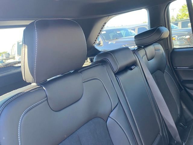 New 2025 Jeep Grand Cherokee Altitude AWD/4WD image 31