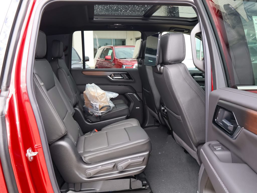 New 2026 GMC Yukon XL Denali w/ Denali Reserve Package AWD/4WD image 40