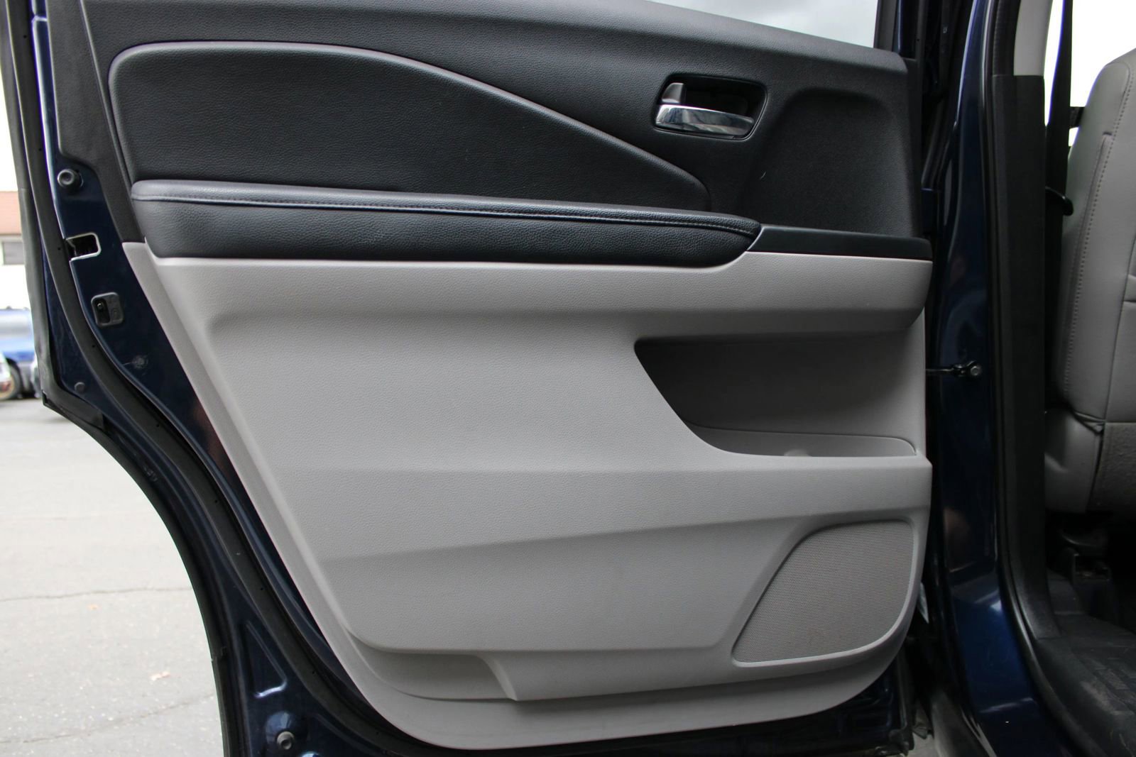 Used 2016 Honda Pilot Touring image 23