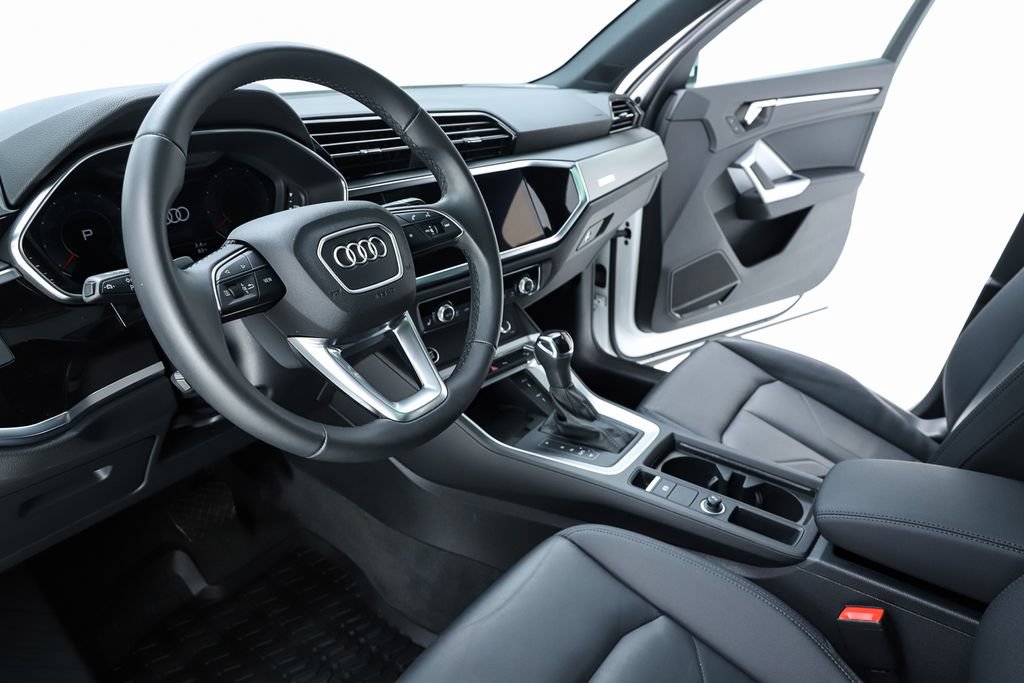 Used 2025 Audi Q3 2.0T Premium Plus w/ Premium Plus Package AWD/4WD image 65