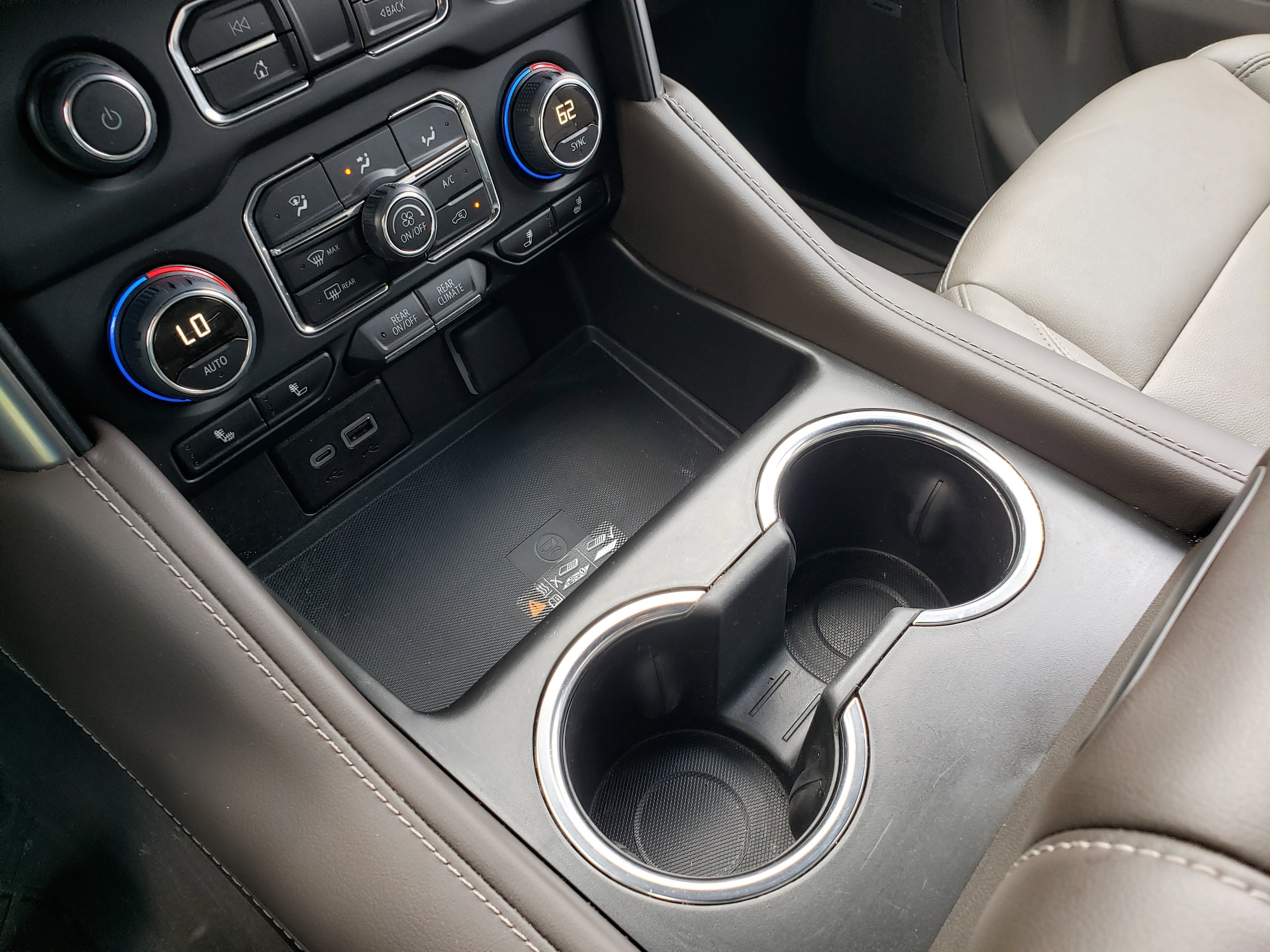 Used 2024 Chevrolet Tahoe LT w/ Luxury Package image 22