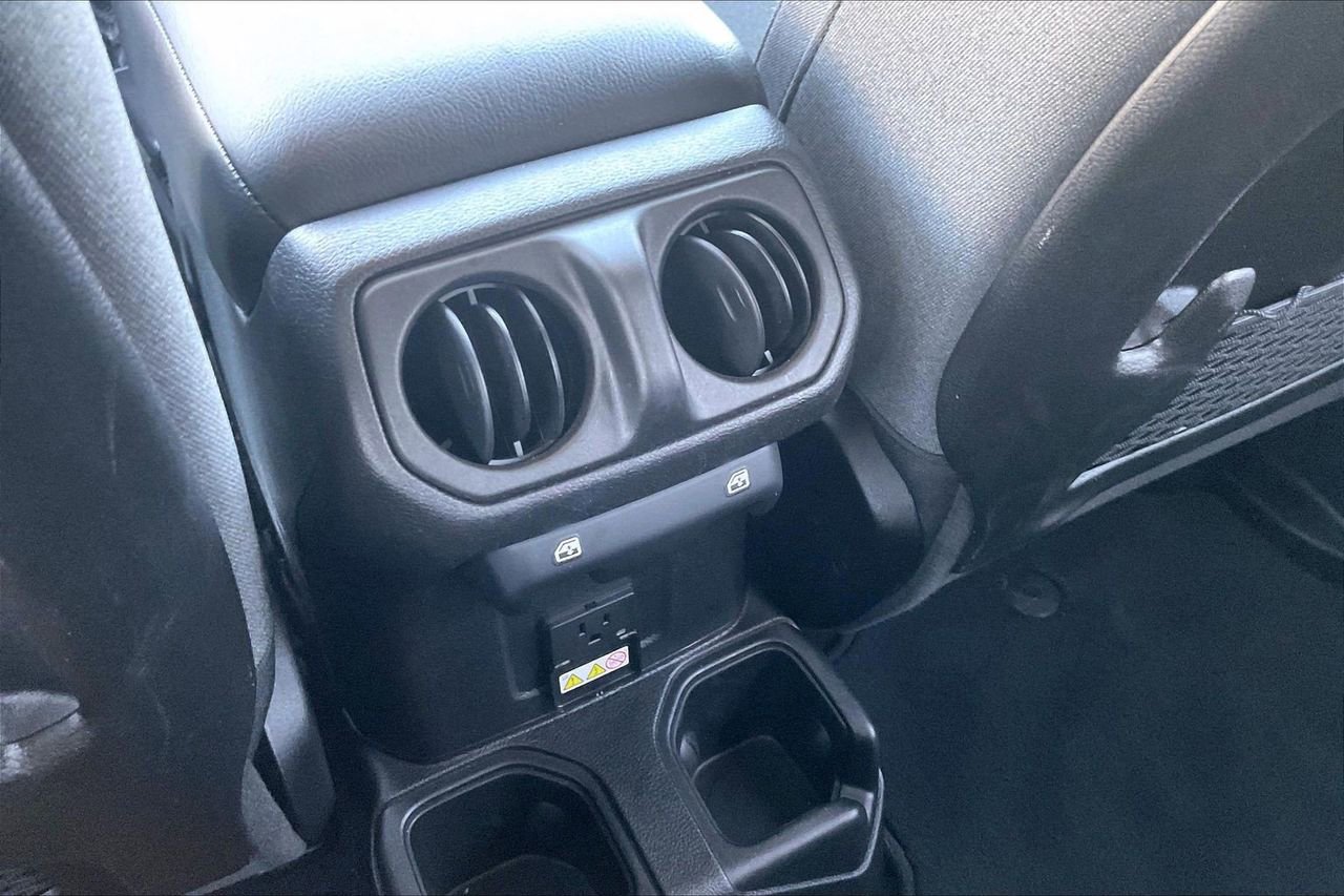 Certified 2025 Jeep Wrangler Unlimited Rubicon image 16