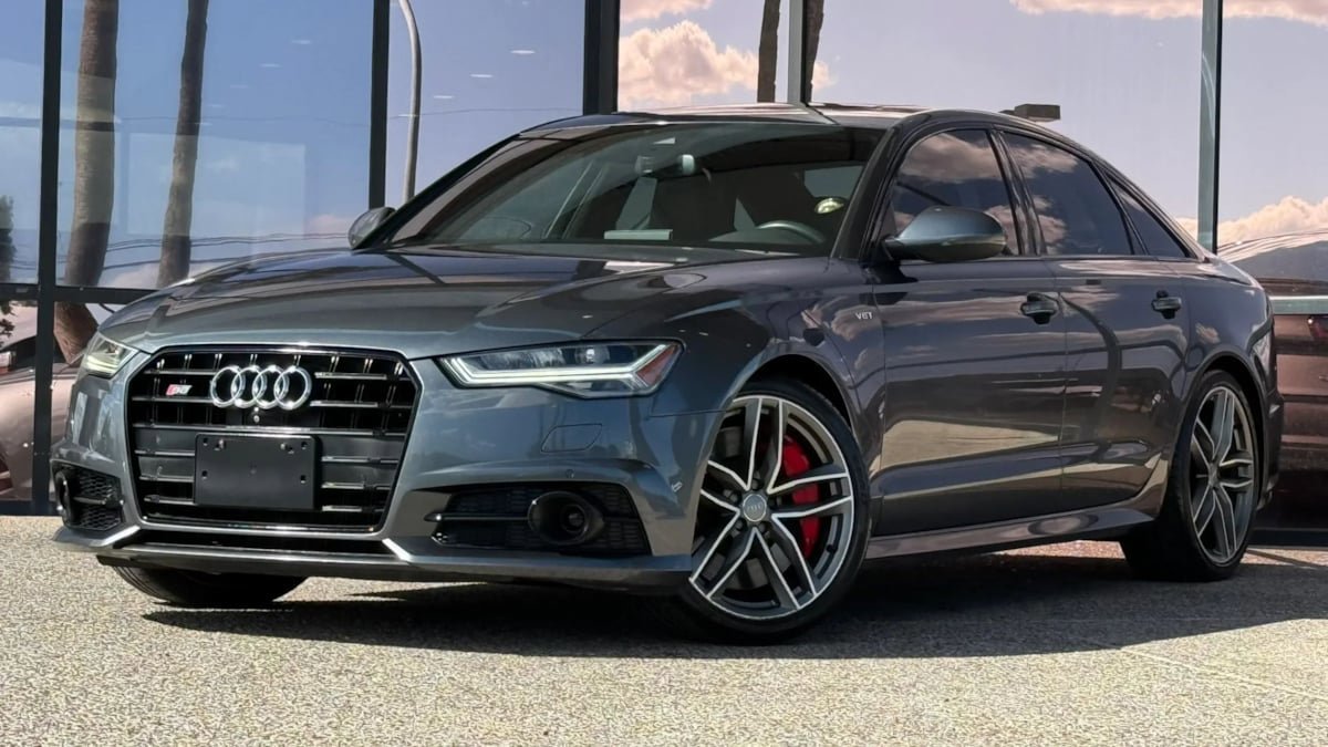 Used 2017 Audi S6 Premium Plus w/ S6 Sport Package AWD/4WD image 2