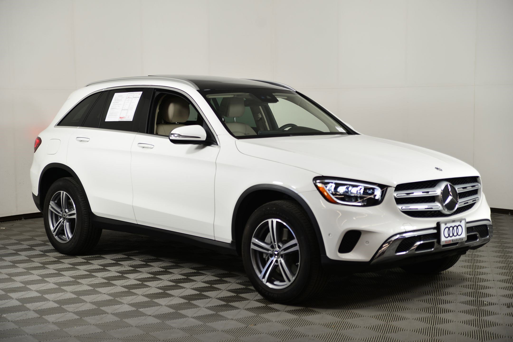 Used 2022 Mercedes-Benz GLC 300 4MATIC image 6