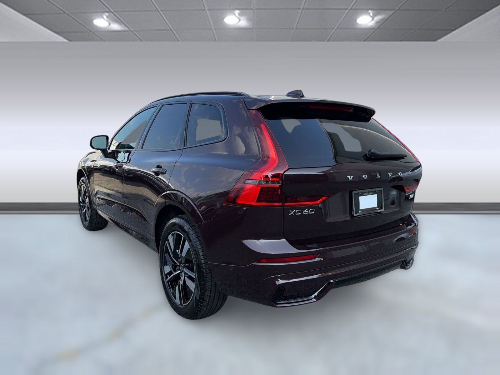 New 2026 Volvo XC60 B5 Plus w/ Climate Package AWD/4WD image 3