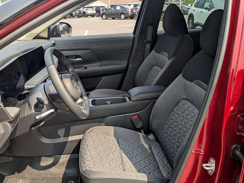 New 2025 Nissan Kicks SV w/ SV Premium Package AWD/4WD image 12