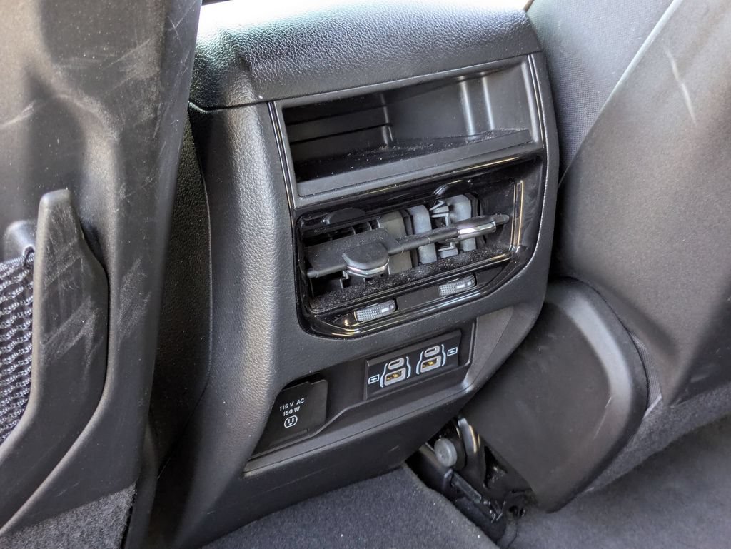 Used 2025 Jeep Grand Cherokee Altitude AWD/4WD image 25