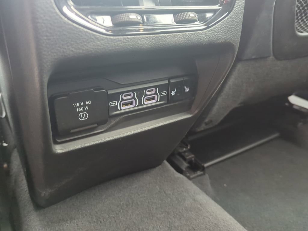 Used 2024 Jeep Grand Cherokee Limited image 24