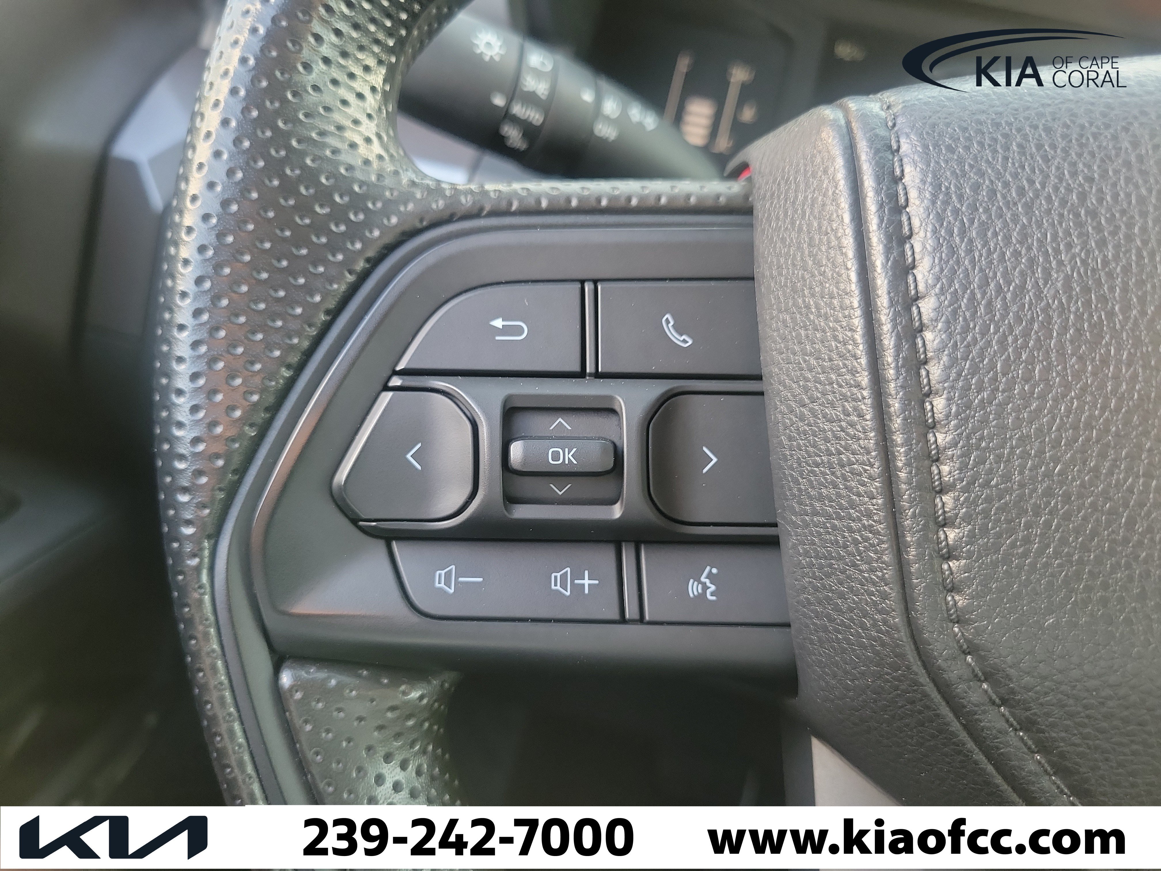 Used 2024 Toyota Tacoma SR5 AWD/4WD image 31