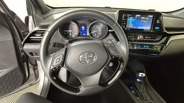Used 2018 Toyota C-HR XLE FWD image 14
