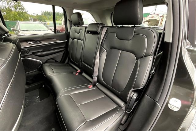 New 2024 Jeep Grand Cherokee Limited w/ Luxury Tech Group II image 10