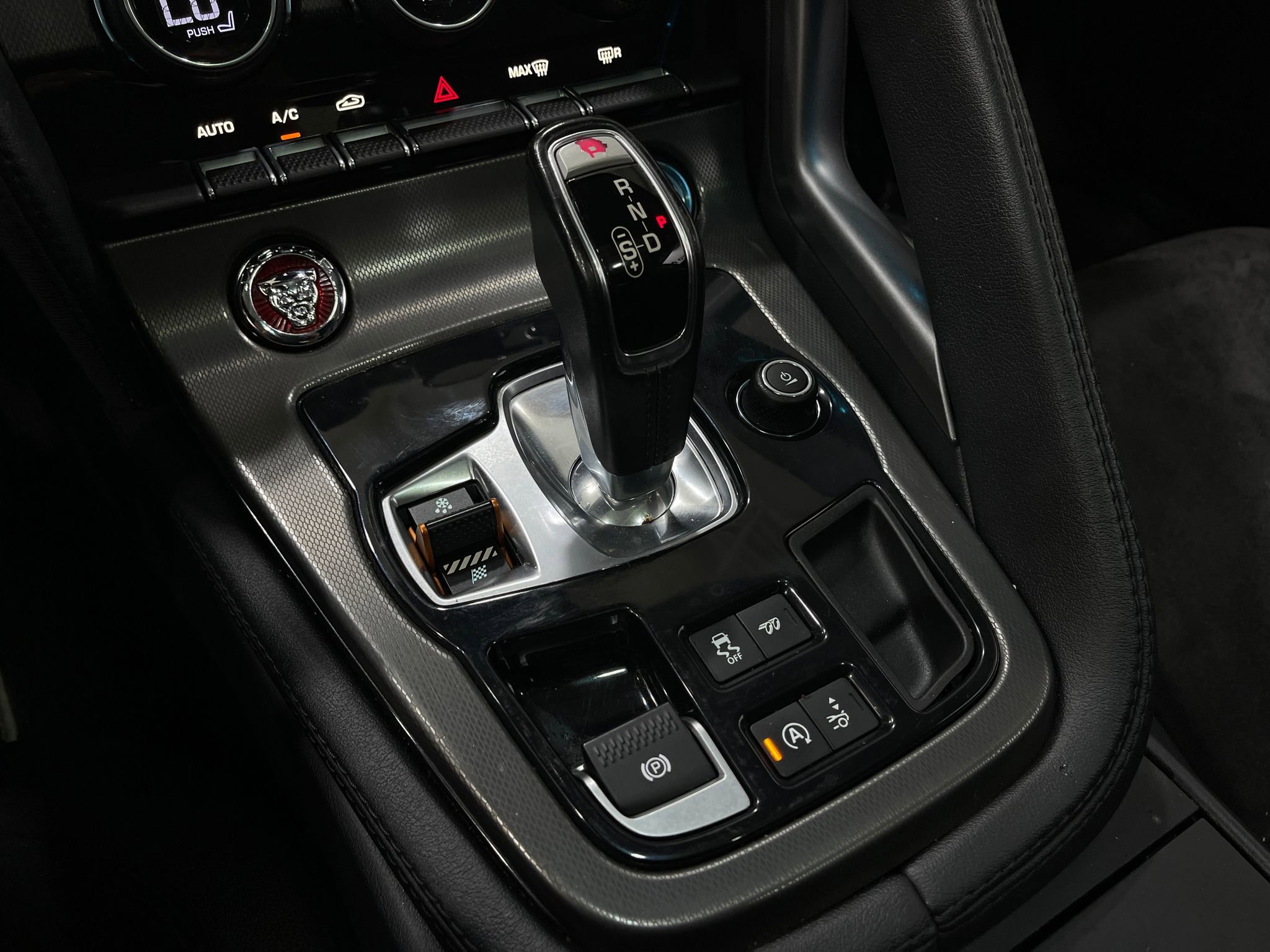 Used 2016 Jaguar F-TYPE S image 28