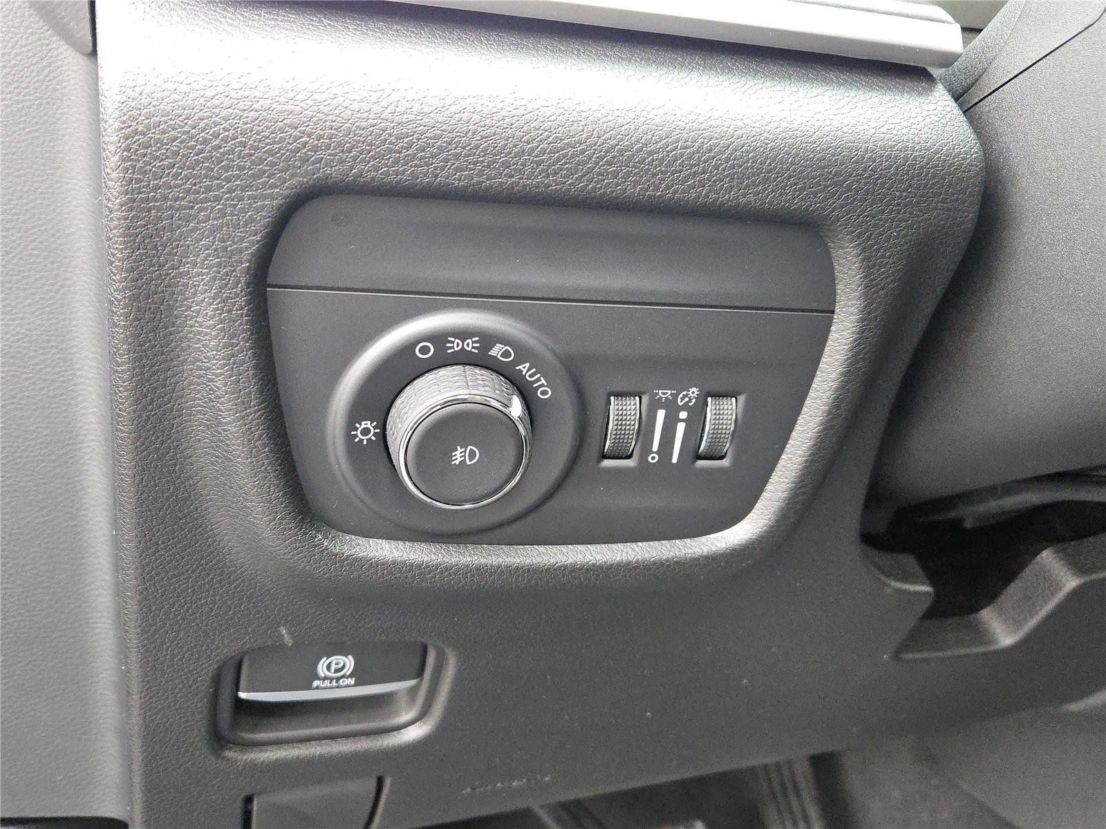 Certified 2022 Jeep Grand Cherokee Limited image 33