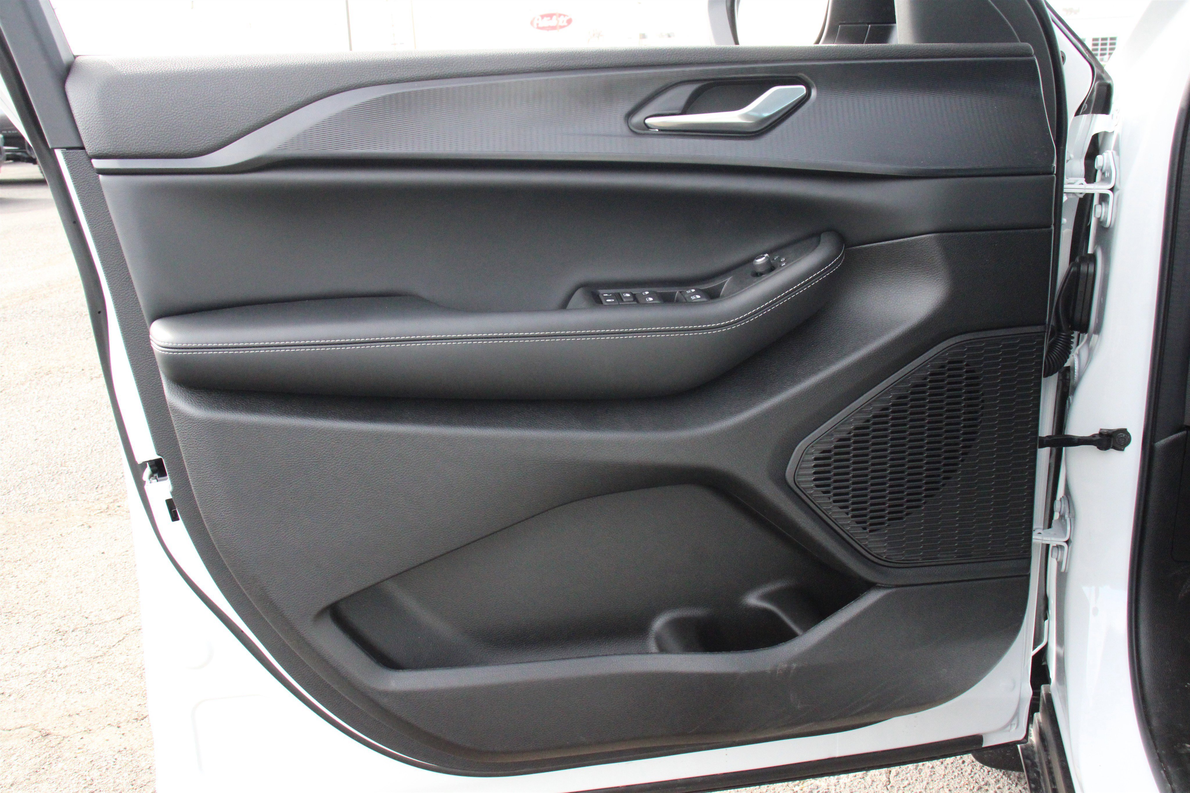 New 2025 Jeep Grand Cherokee Laredo w/ MOPAR Finishing Package image 6