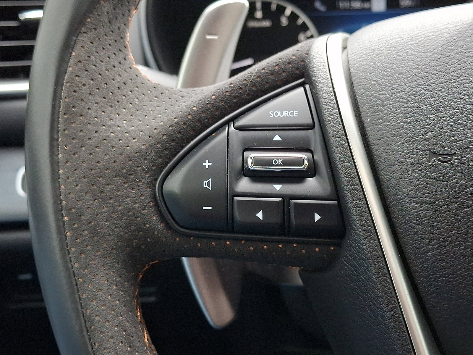 Used 2023 Nissan Maxima SR w/ Sport Mat Group FWD image 29