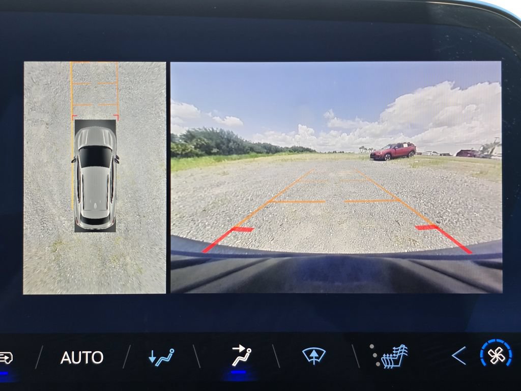 Certified 2025 Chevrolet Equinox EV LT FWD image 25