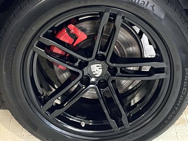 Certified 2022 Porsche Macan image 13