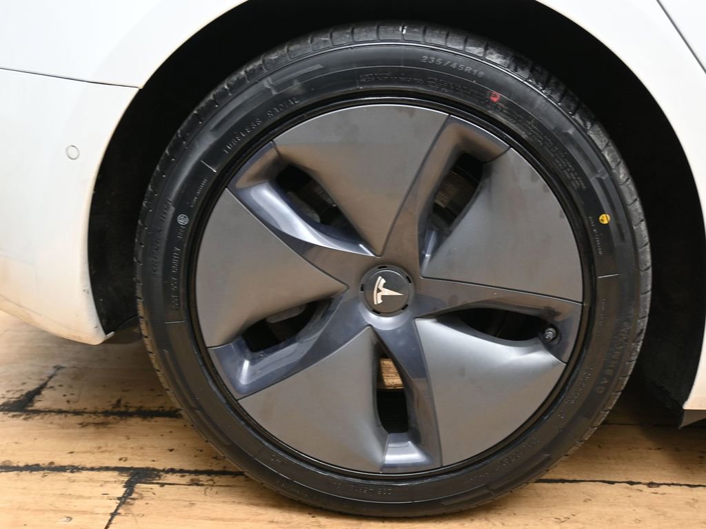 Used 2020 Tesla Model 3 Standard Range Plus image 7