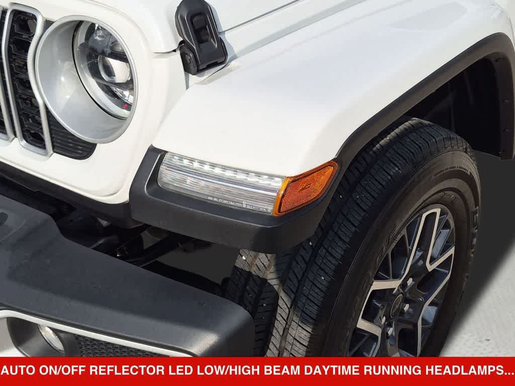 Used 2026 Jeep Wrangler Unlimited Sahara AWD/4WD image 11