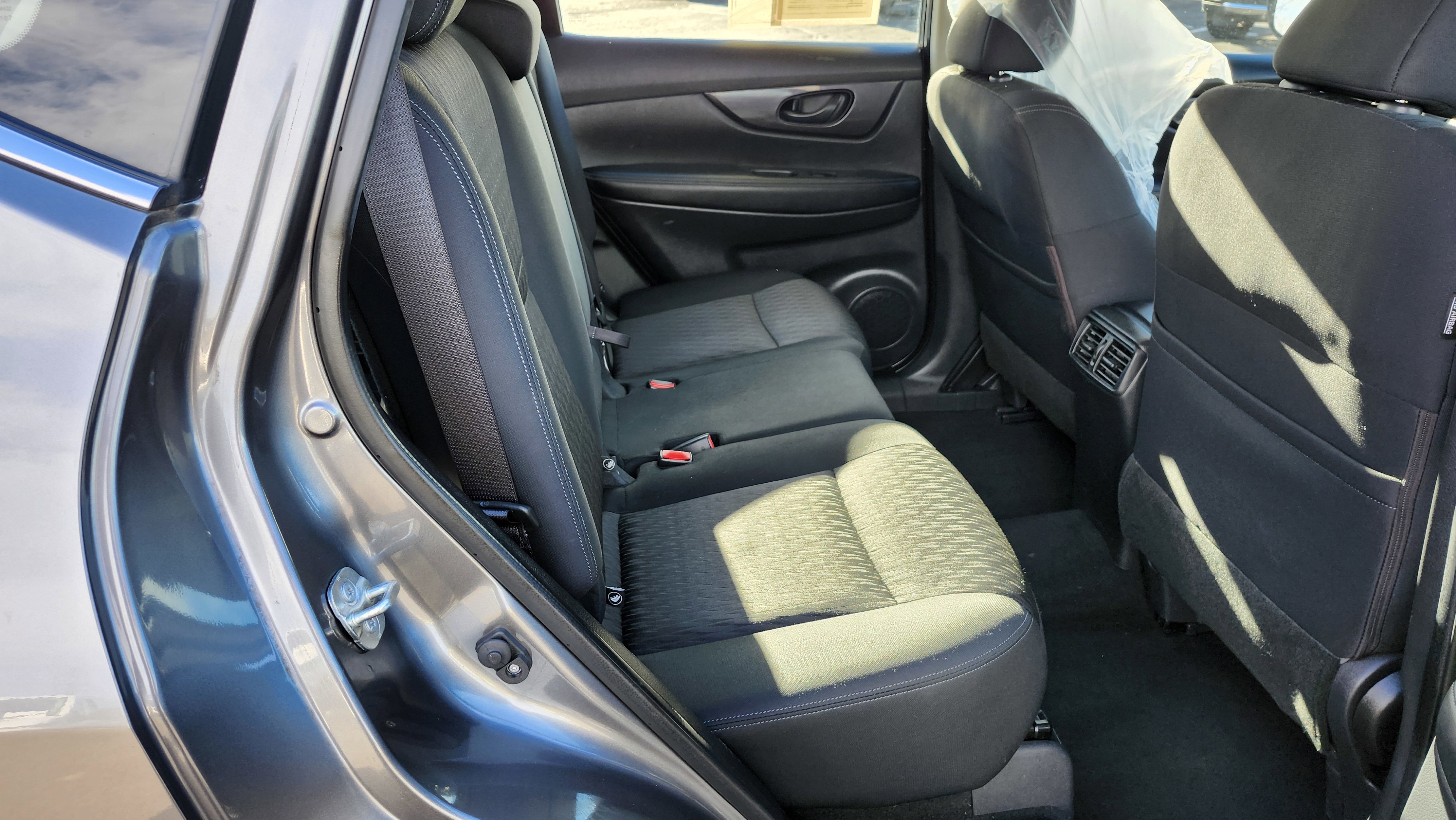 Used 2020 Nissan Rogue S image 17