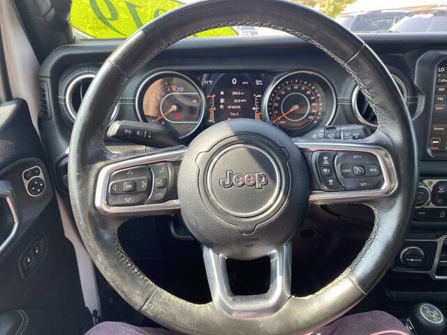 Used 2019 Jeep Wrangler Unlimited Sahara w/ Advanced Safety Group image 16