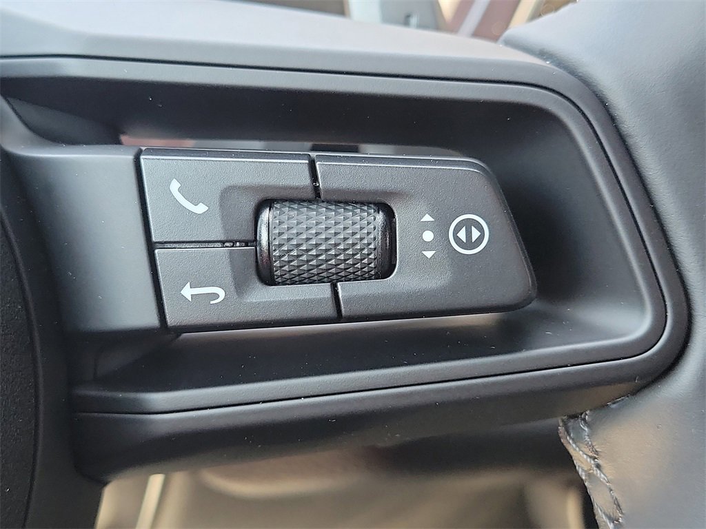 New 2025 Porsche Cayenne E-Hybrid image 40