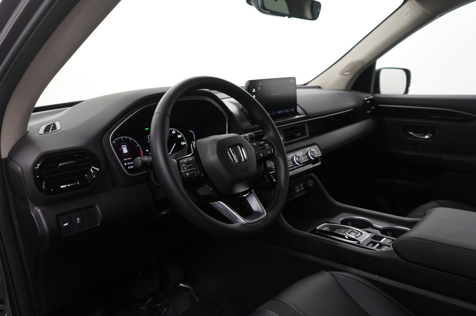 Used 2025 Honda Pilot Touring image 16