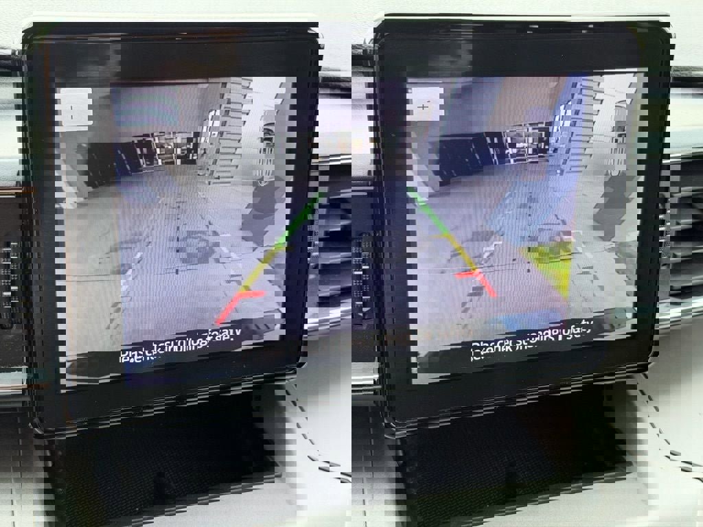 Certified 2022 Ford Explorer XLT w/ Equipment Group 202A image 35