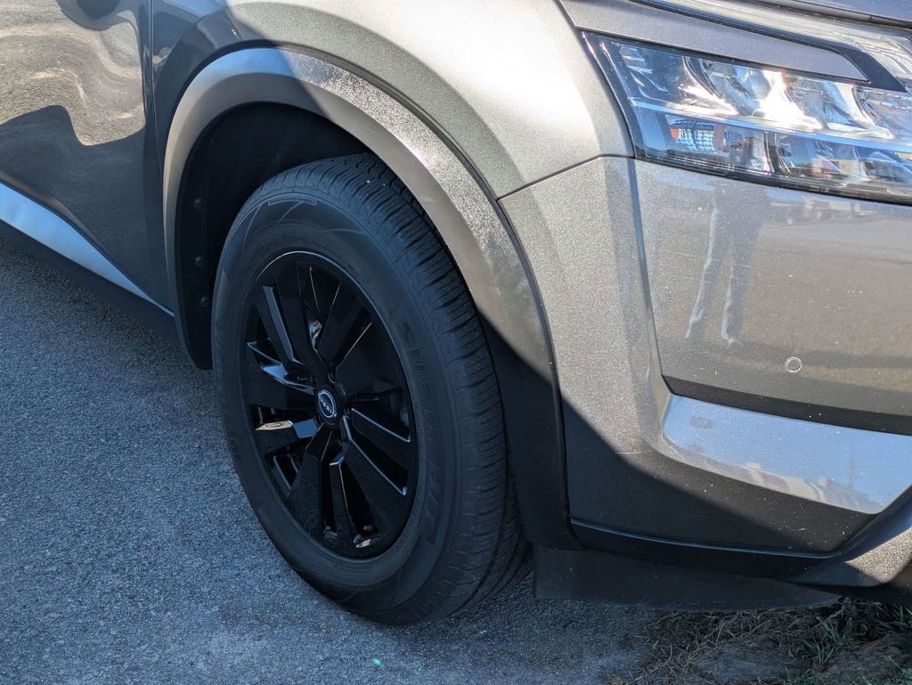 Used 2023 Nissan Pathfinder SL image 40