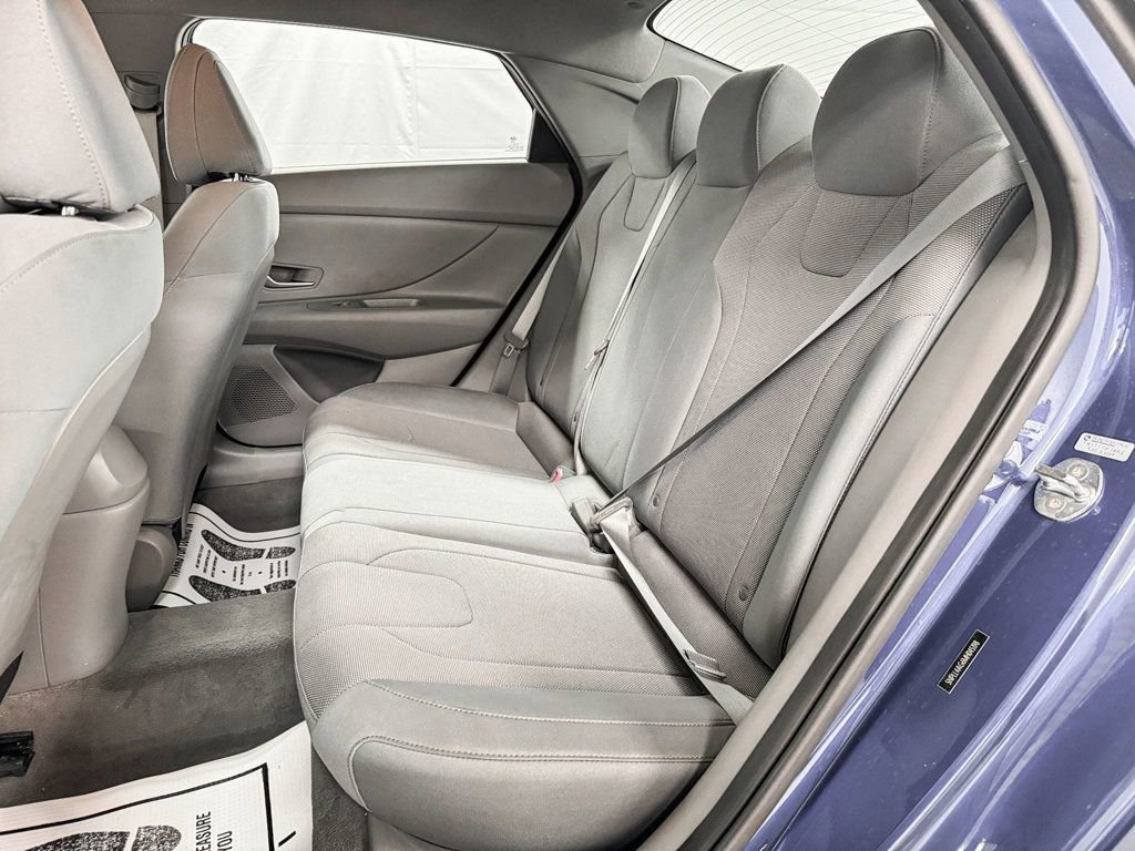 Used 2021 Hyundai Elantra SE FWD image 10